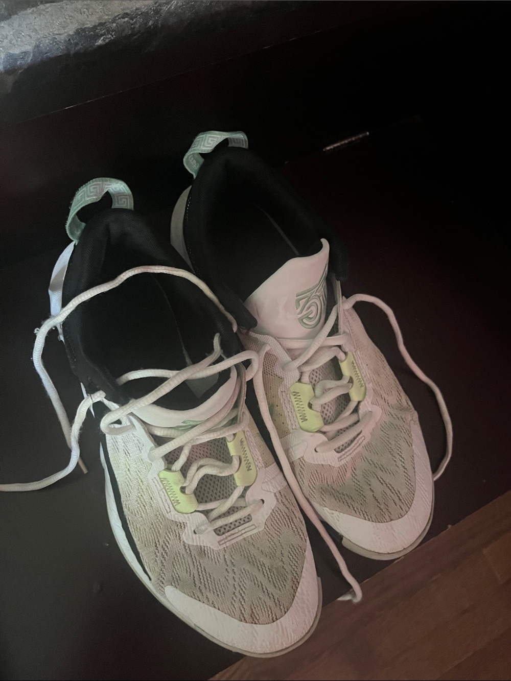 Nike Kids White and Light Green Sneakers